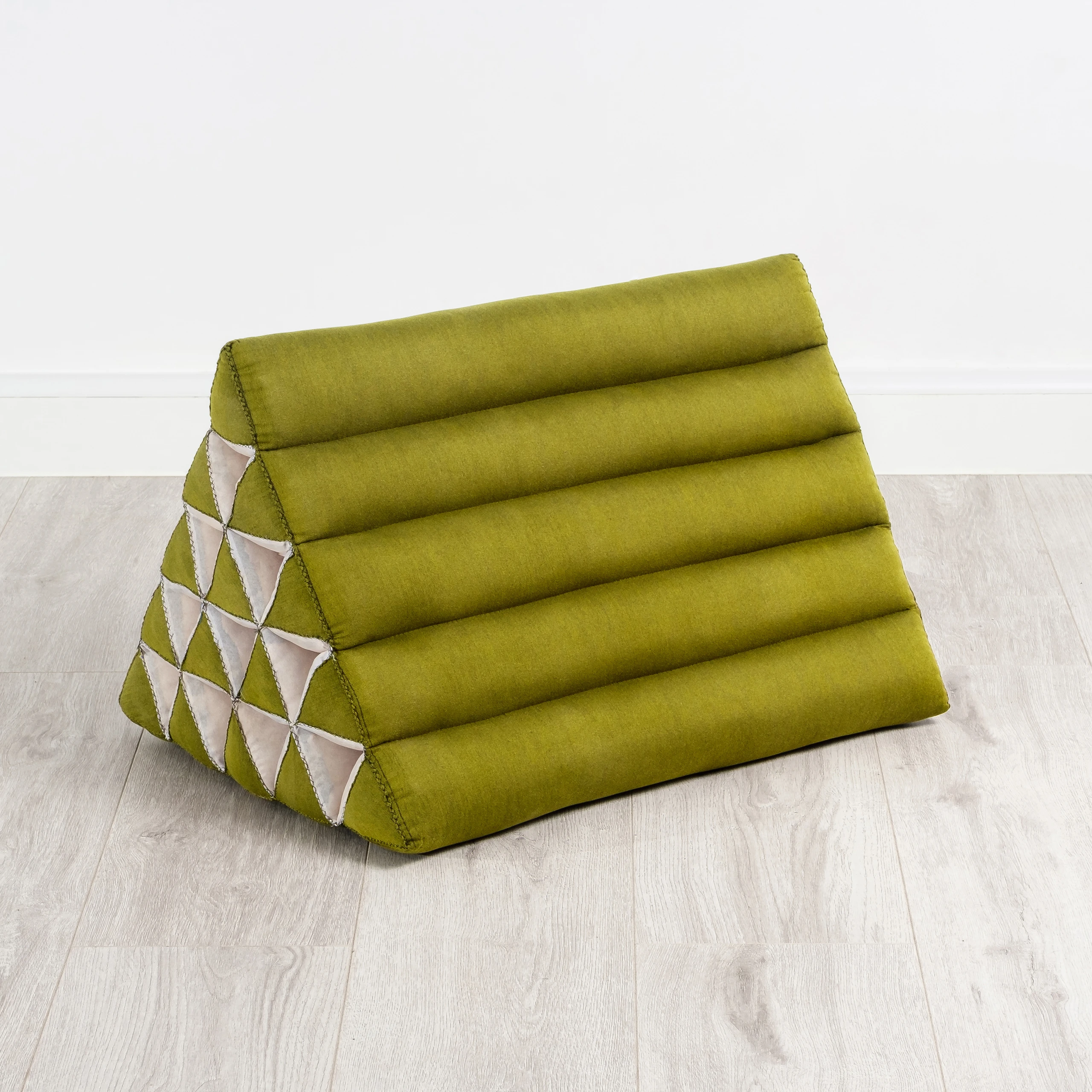 Cojín triangular alto de kapok, Basic